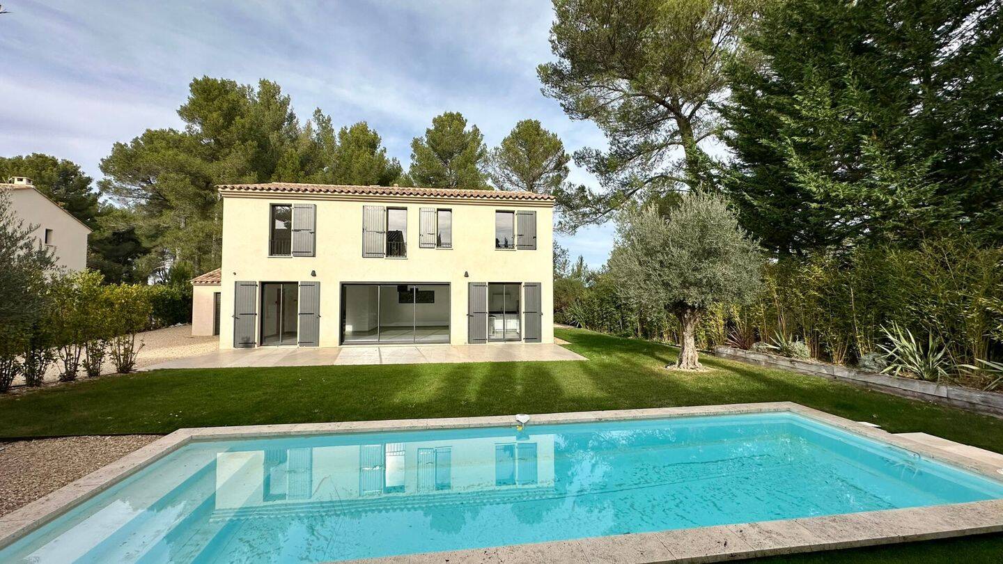 Maison 5 pièces 173 m² · à Aix-en-Provence · 173 m² · 4 500 €/mois