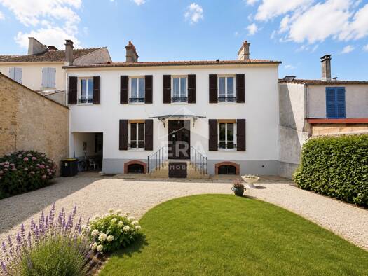 Maison à vendre 307 000 € 9 pièces 6 chambres 172 m² 1 087 m² de terrain Champeaux 77720