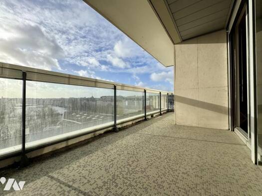 Appartement à vendre 480 000 € 4 pièces 3 chambres 103 m² Étage 8/12 Nantes 44000