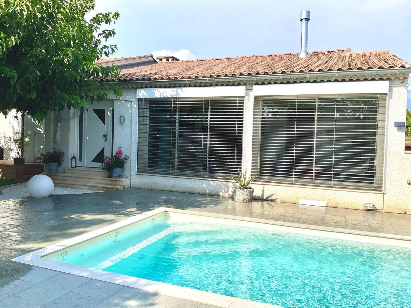 Maison 7 pièces 181 m² · à Lamanon · 181 m² · 790 000 €