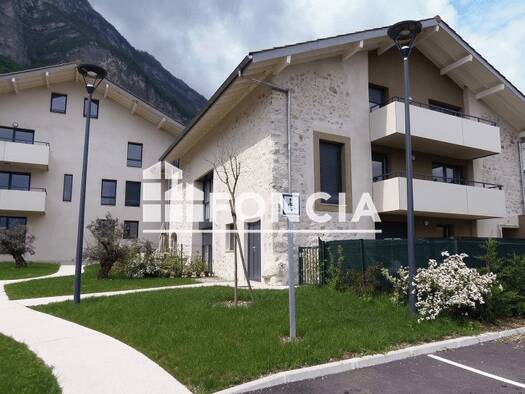 Appartement à louer 996 € 3 pièces 2 chambres 63,5 m² Étage 1/2 Fragnes-Village-Brocey-Croix des Ayes Crolles 38920