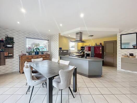 Maison à vendre 349 000 € 5 pièces 4 chambres 105 m² 705 m² de terrain Grand-Champ 56390