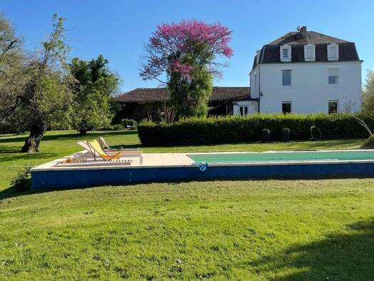 Maison à vendre 583 000 € 6 pièces 3 chambres 205 m² 10 840 m² de terrain Saint-Antoine-d'Auberoche 24330