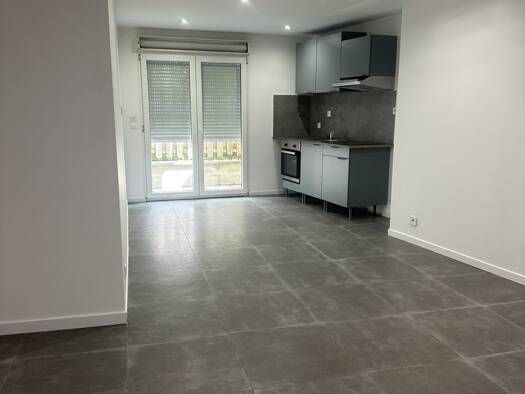 Appartement à louer 950 € 2 pièces 1 chambre 48 m² RDC/2 Moisselles 95570