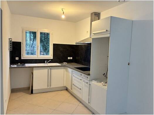 Maison à louer 870 € 4 pièces 3 chambres 89,7 m² 190 m² de terrain Brésis-Prés Rasclaux Alès 30100