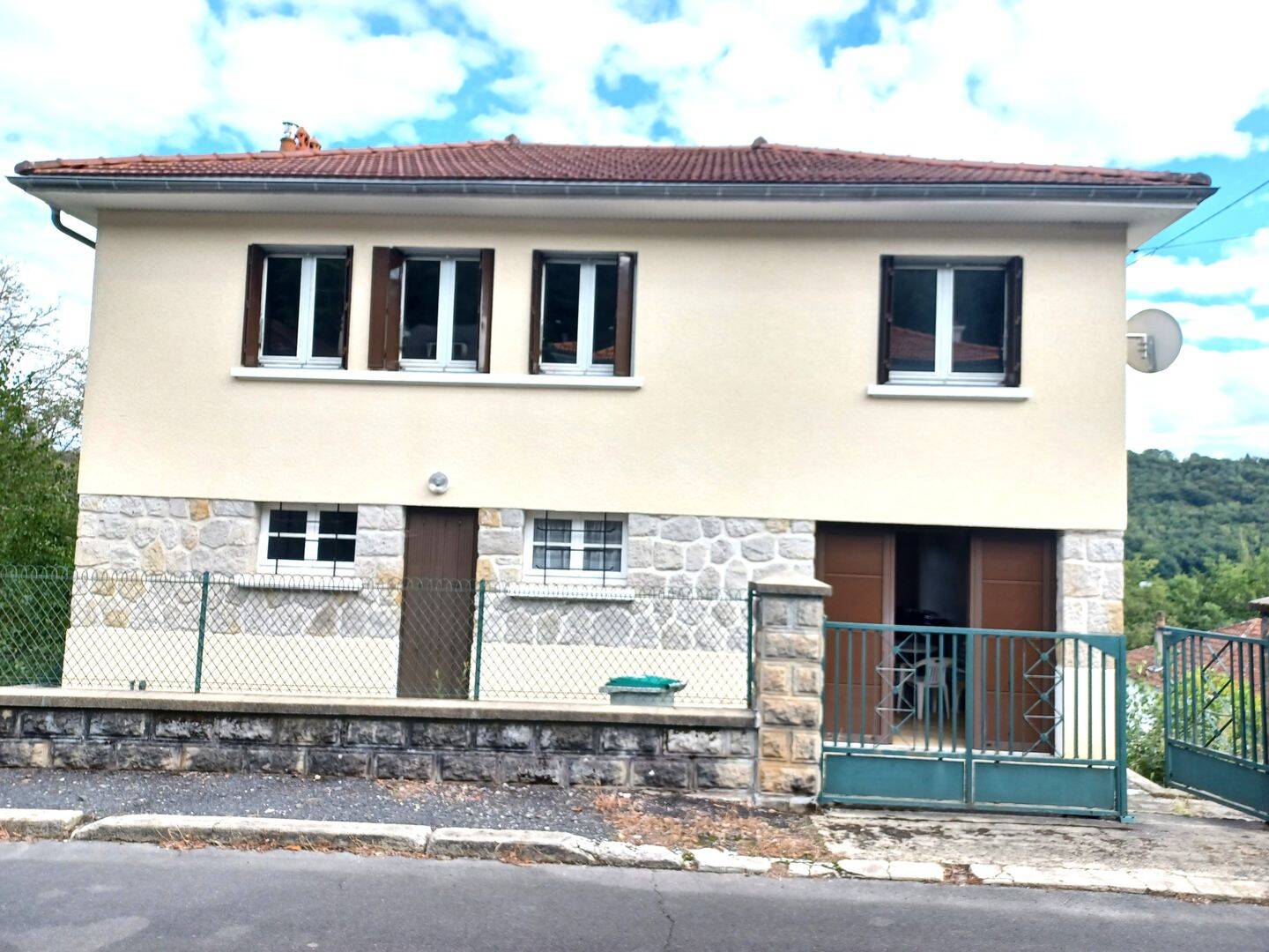 Maison 4 pièces 95 m² · à Ydes · 95 m² · 96 300 €
