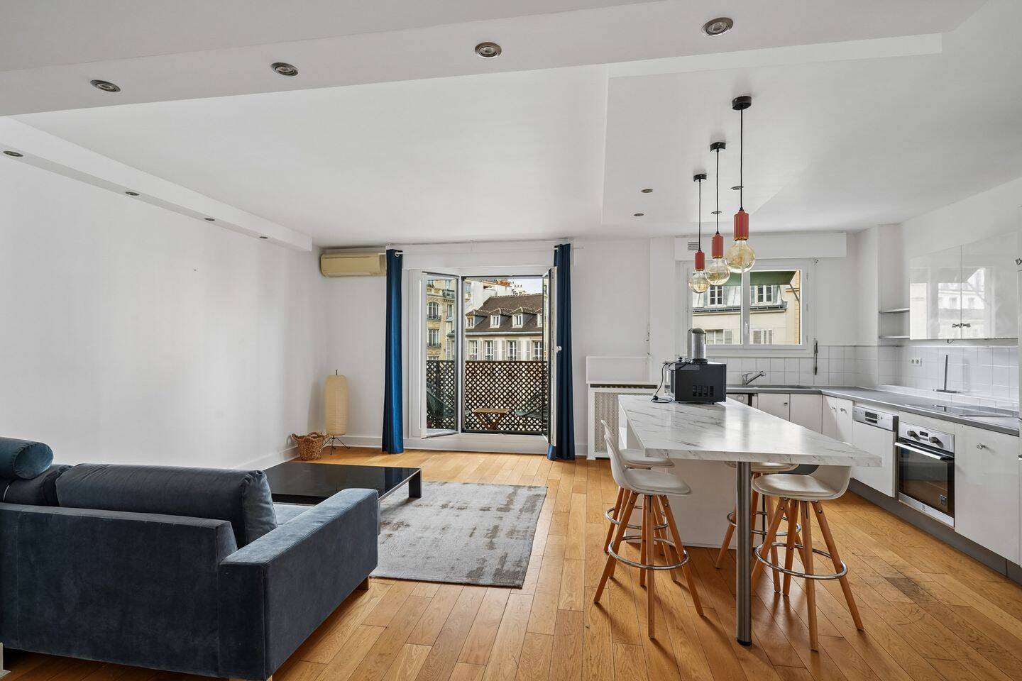 Appartement 2 pièces 62 m² · à Paris 16ème Arrondissement · 61,9 m² · 2 700 €/mois
