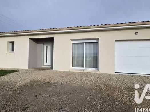 Maison de plain-pied à vendre 204 000 € 5 pièces 3 chambres 107 m² 1 042 m² de terrain Villejoubert 16560