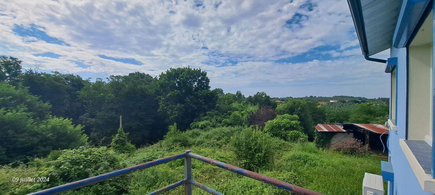 Maison 9 pièces 166 m² · à Montfort-en-Chalosse · 166 m² · 216 000 €