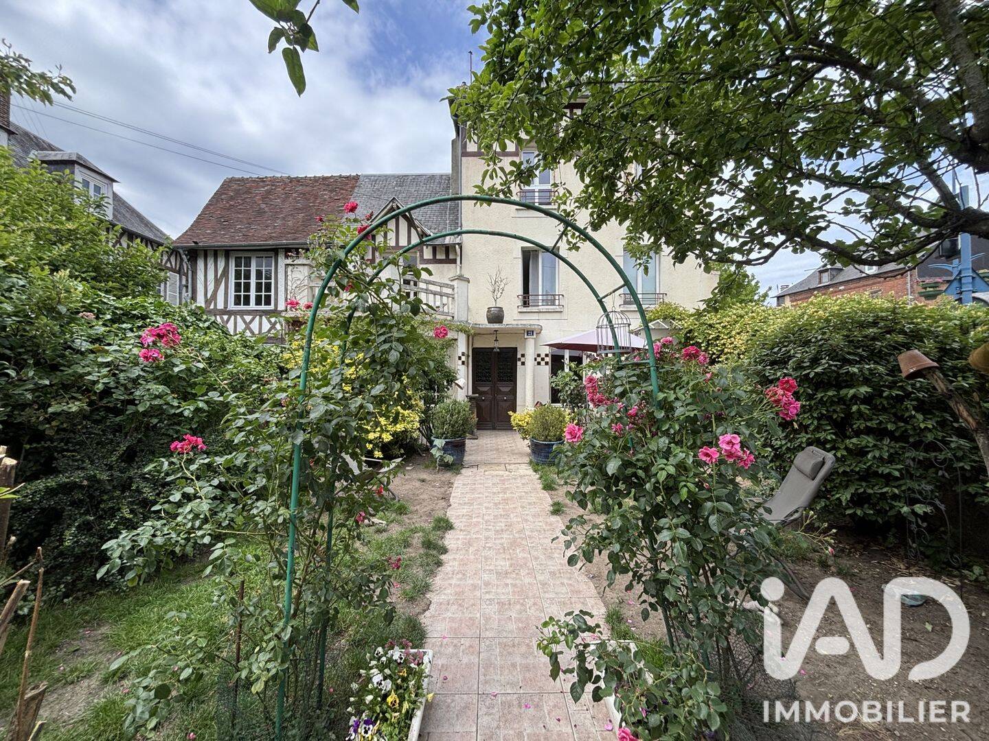 Maison 8 pièces 160 m² · à Bernay · 160 m² · 299 000 €