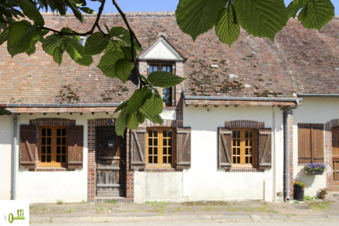 Maison 4 pièces 92 m² · à Le Charme · 92 m² · 55 000 €