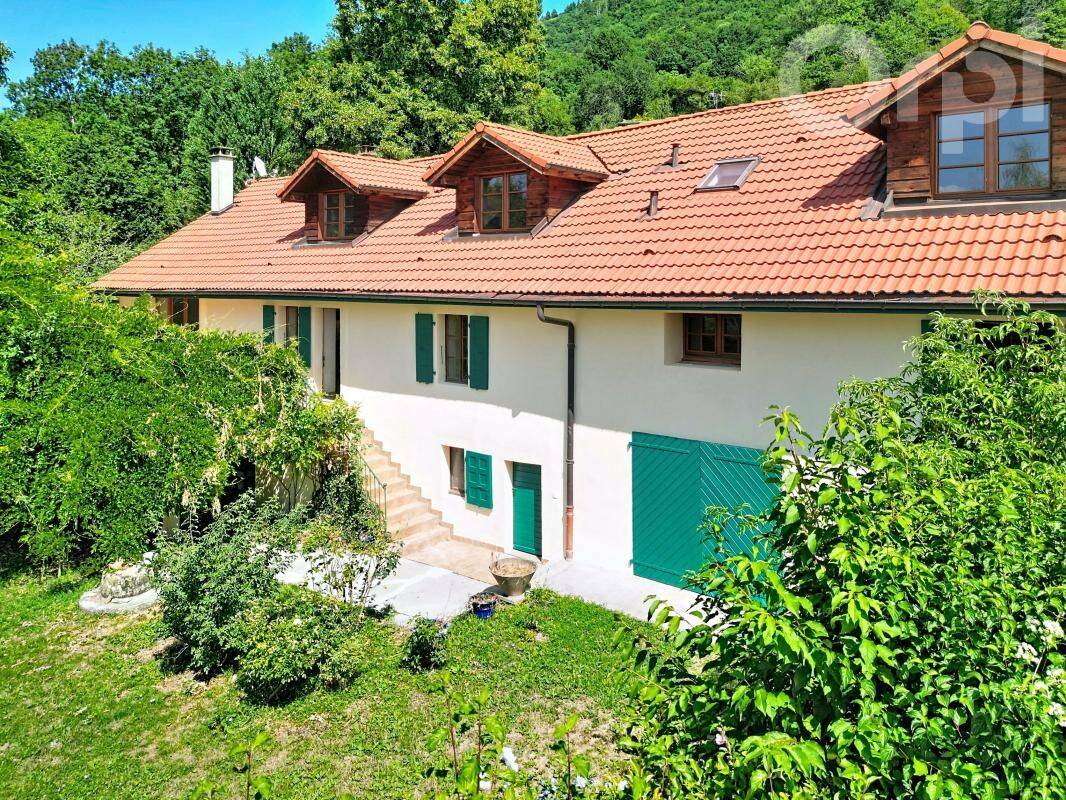 Maison 6 pièces 275 m² · à Saint-Cergues · 275 m² · 899 000 €