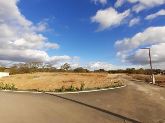 Terrain constructible à vendre 87 300 € 390 m² de terrain Pouzolles 34480