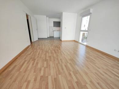 Appartement à louer 1 028 € 4 pièces 3 chambres 87 m² 2ème étage Deux Lions Gloriette Tours 37200