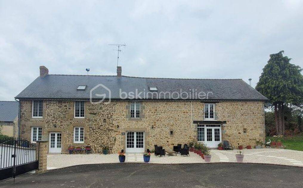Maison 10 pièces 330 m² · à Saint-James · 330 m² · 341 000 €