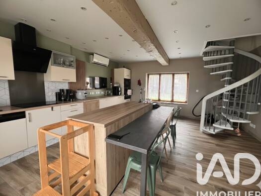 Maison à vendre 143 000 € 4 pièces 3 chambres 115 m² 860 m² de terrain Zone Industrielle Blanzat Montluçon 03100