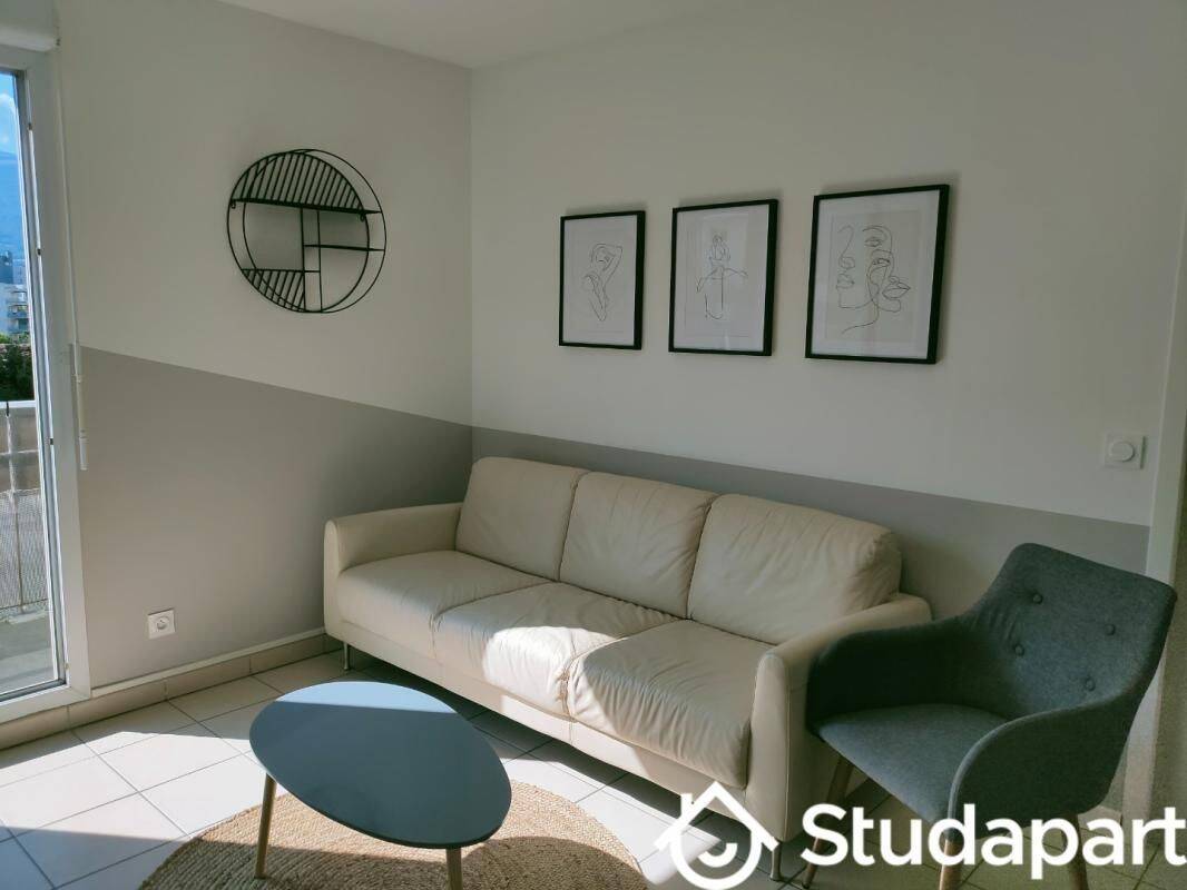 1 pièce 12 m² · à Grenoble · 12 m² · 559 €/mois