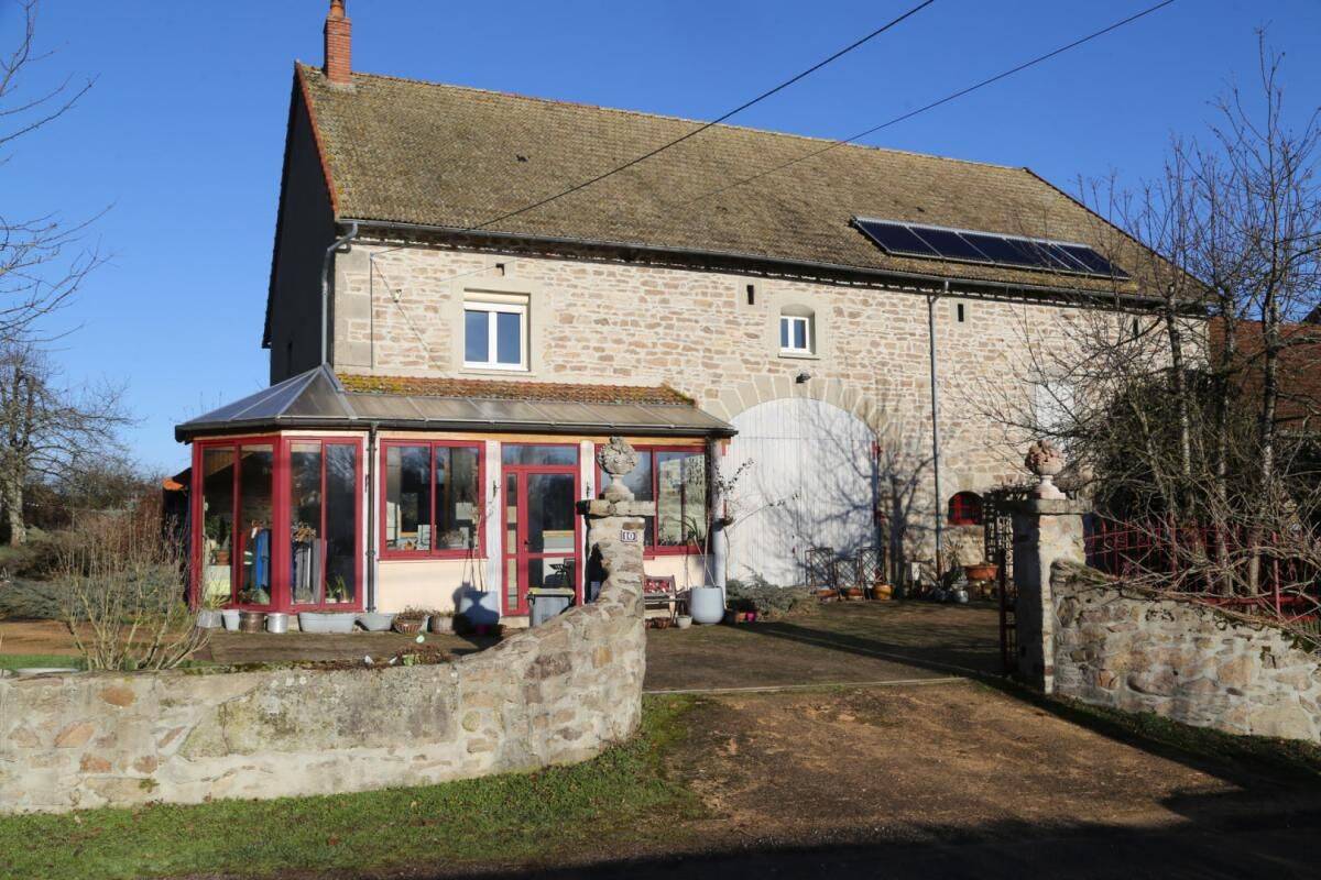 Maison 5 pièces 164 m² · à Auxy · 164 m² · 250 000 €
