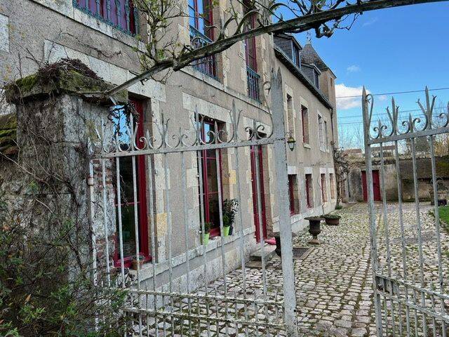 Maison 10 pièces 317 m² · à Chécy · 317 m² · 624 000 €