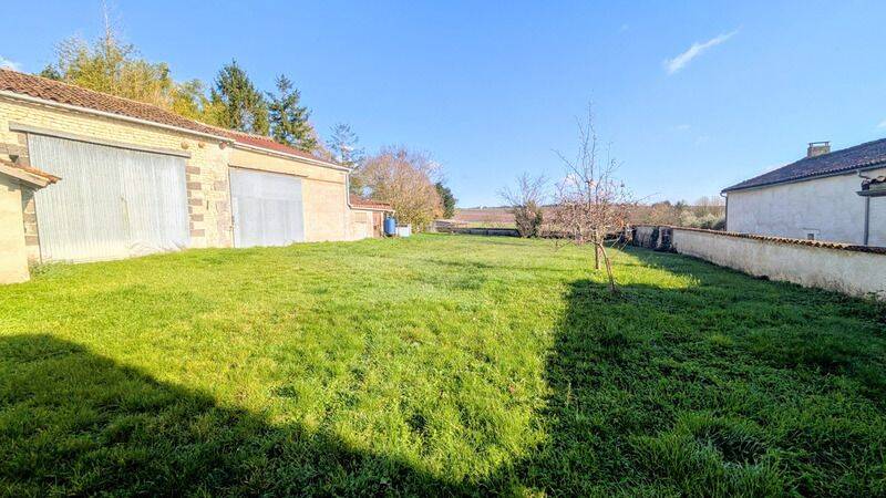 Maison 1 pièce 28 m² · à Salles-d'Angles · 28 m² · 76 300 €