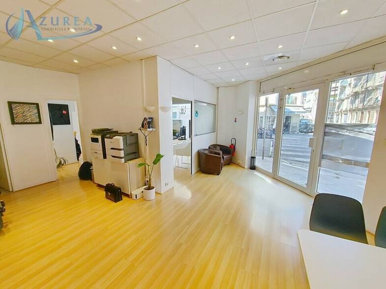 Local commercial à louer 1 485 € 98 m² de surface de vente Le Port Nice 06300