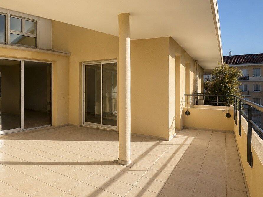 Appartement 6 pièces 201 m² · à Aix-en-Provence · 201 m² · 1 976 000 €