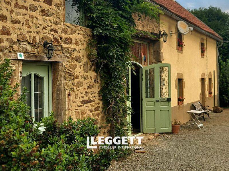 Maison 9 pièces 270 m² · à Pionsat · 270 m² · 349 000 €