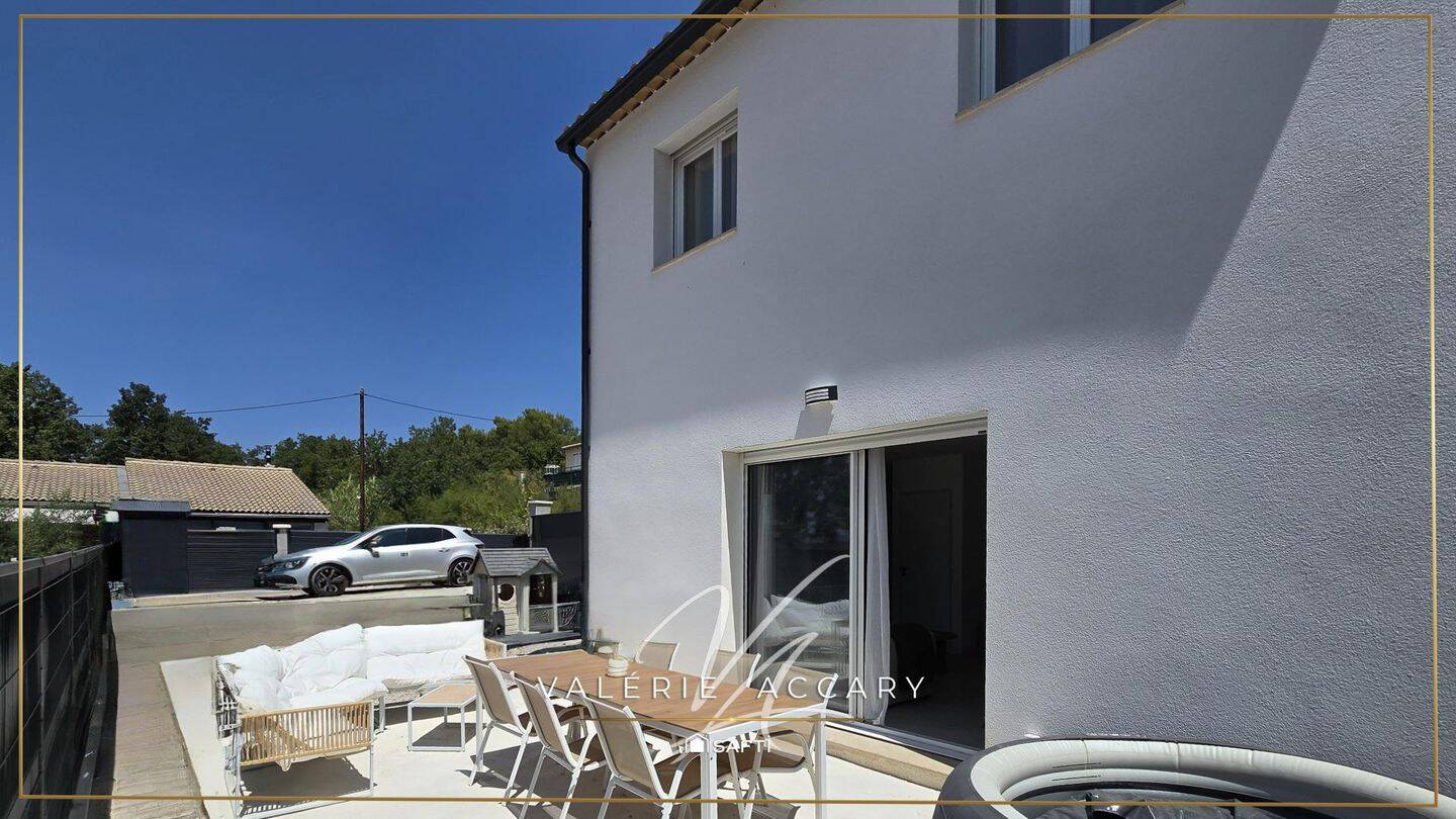 Maison 3 pièces 73 m² · à Rocbaron · 73 m² · 329 000 €