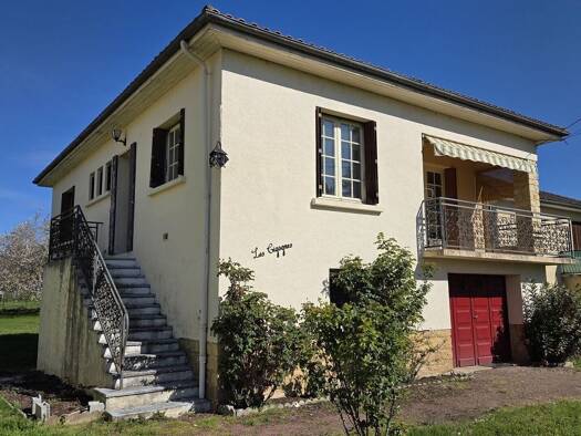 Maison à vendre 140 400 € 4 pièces 2 chambres 82 m² 1 055 m² de terrain Saint-Cyprien 24220