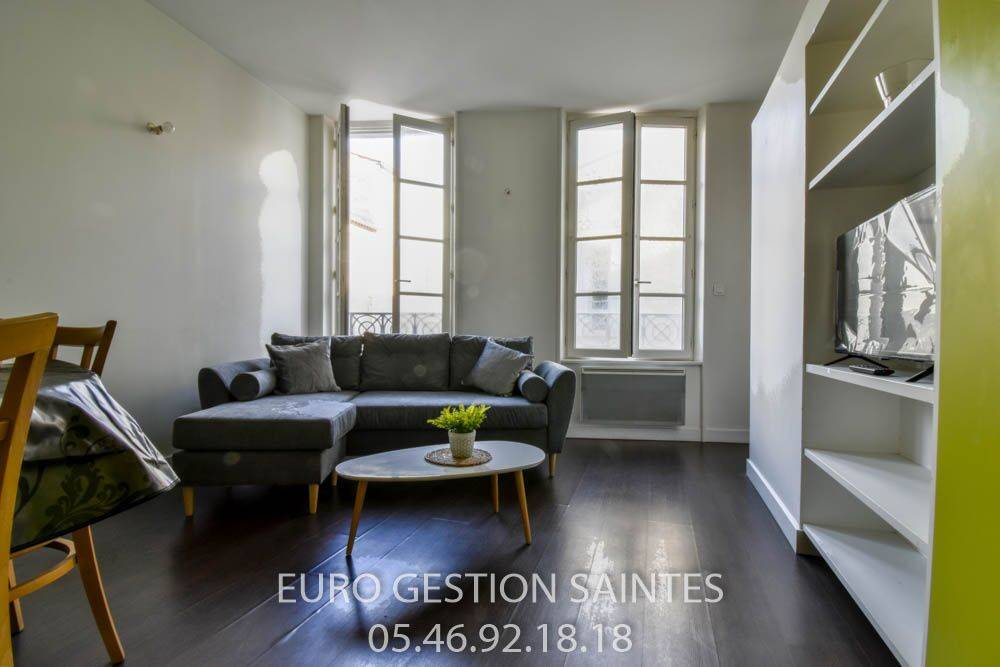 Appartement 2 pièces 37 m² · à Saintes · 37 m² · 545 €