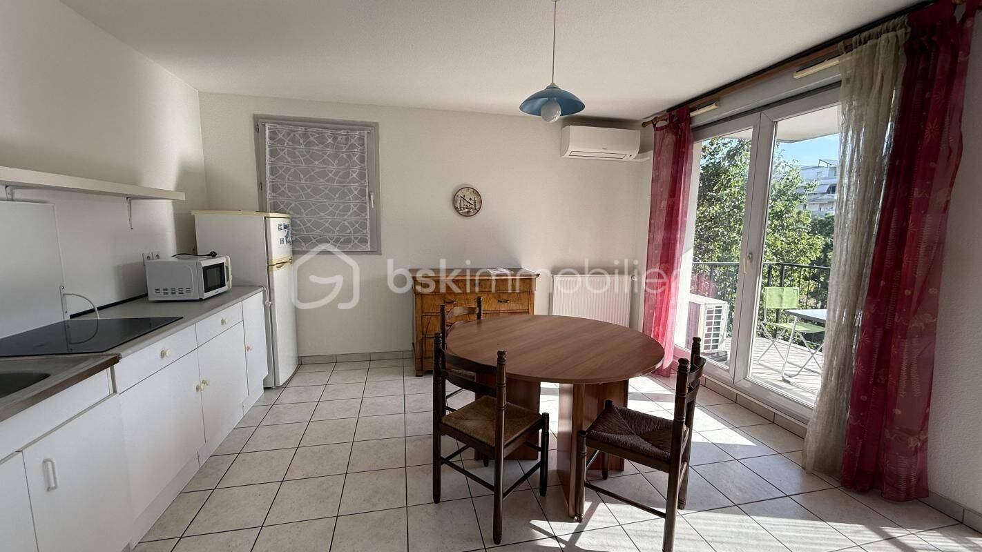 Appartement 2 pièces 44 m² · à Grenoble · 43,6 m² · 110 000 €
