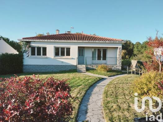 Maison à vendre 162 000 € 4 pièces 3 chambres 90 m² 1 068 m² de terrain Bois de Céné-Saint Christophe Challans 85300