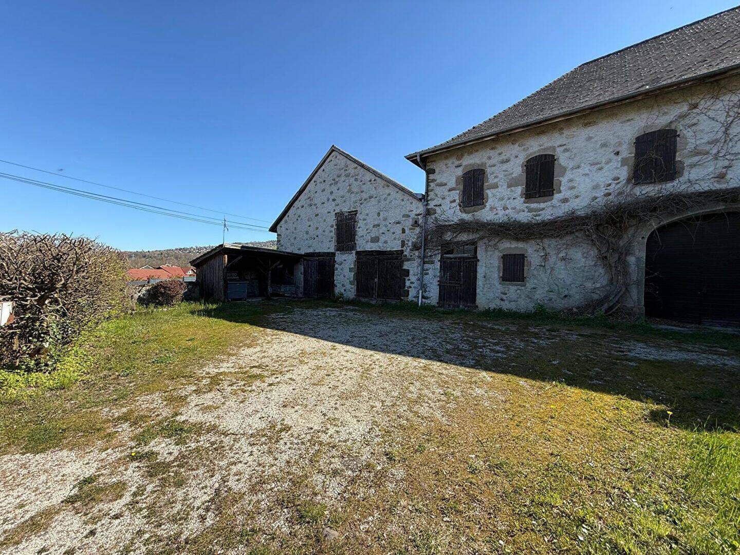 Maison 25 pièces 1200 m² · à Cranves-Sales · 1 200 m² · 1 150 000 €