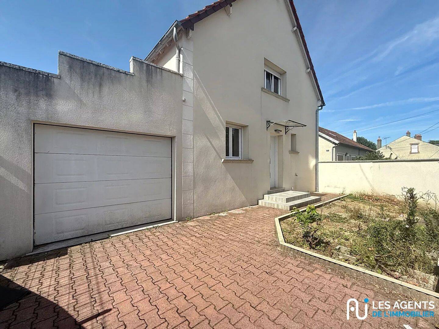 Maison 6 pièces 104 m² · à Saint-Jean-de-la-Ruelle · 103,6 m² · 199 555 €