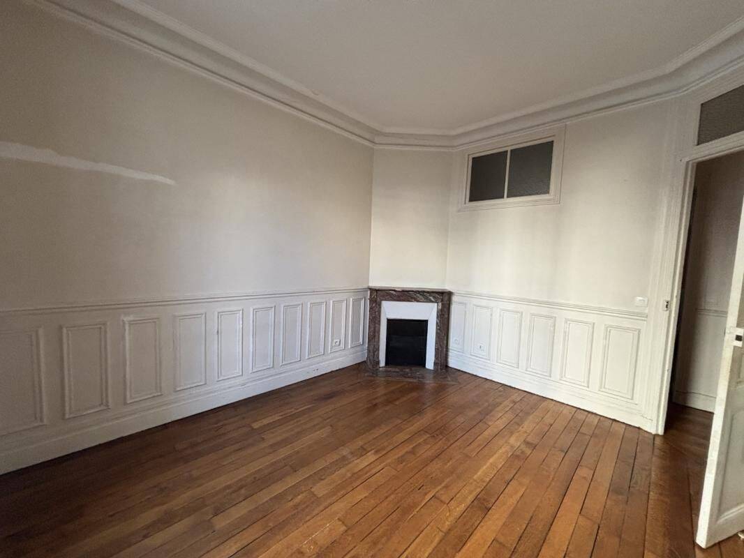 Appartement 2 pièces 38 m² · à Paris 18ème Arrondissement · 38 m² · 1 060 €/mois