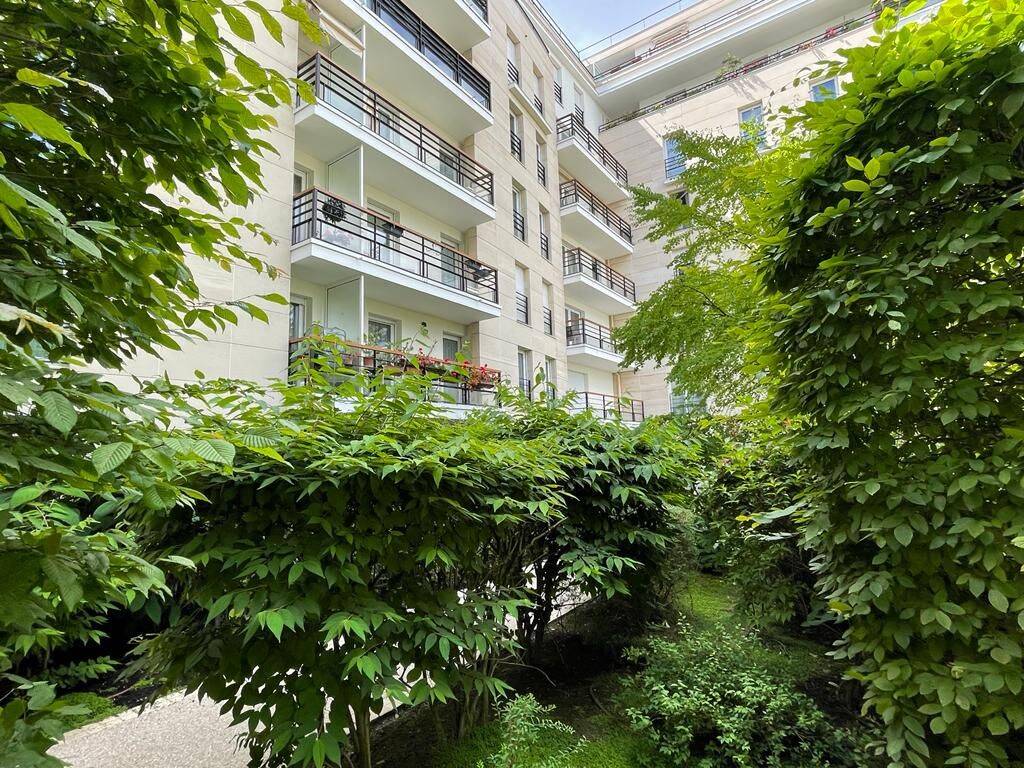 Appartement 3 pièces 70 m² · à Courbevoie · 69,6 m² · 1 784 €/mois
