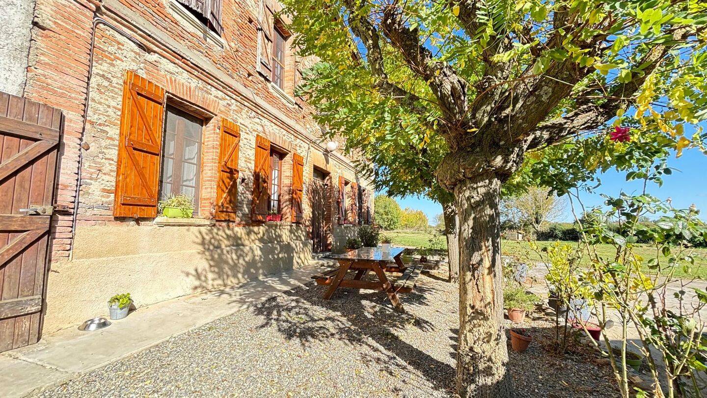 Maison 6 pièces 179 m² · à Sainte-Foy-de-Peyrolières · 179 m² · 430 000 €
