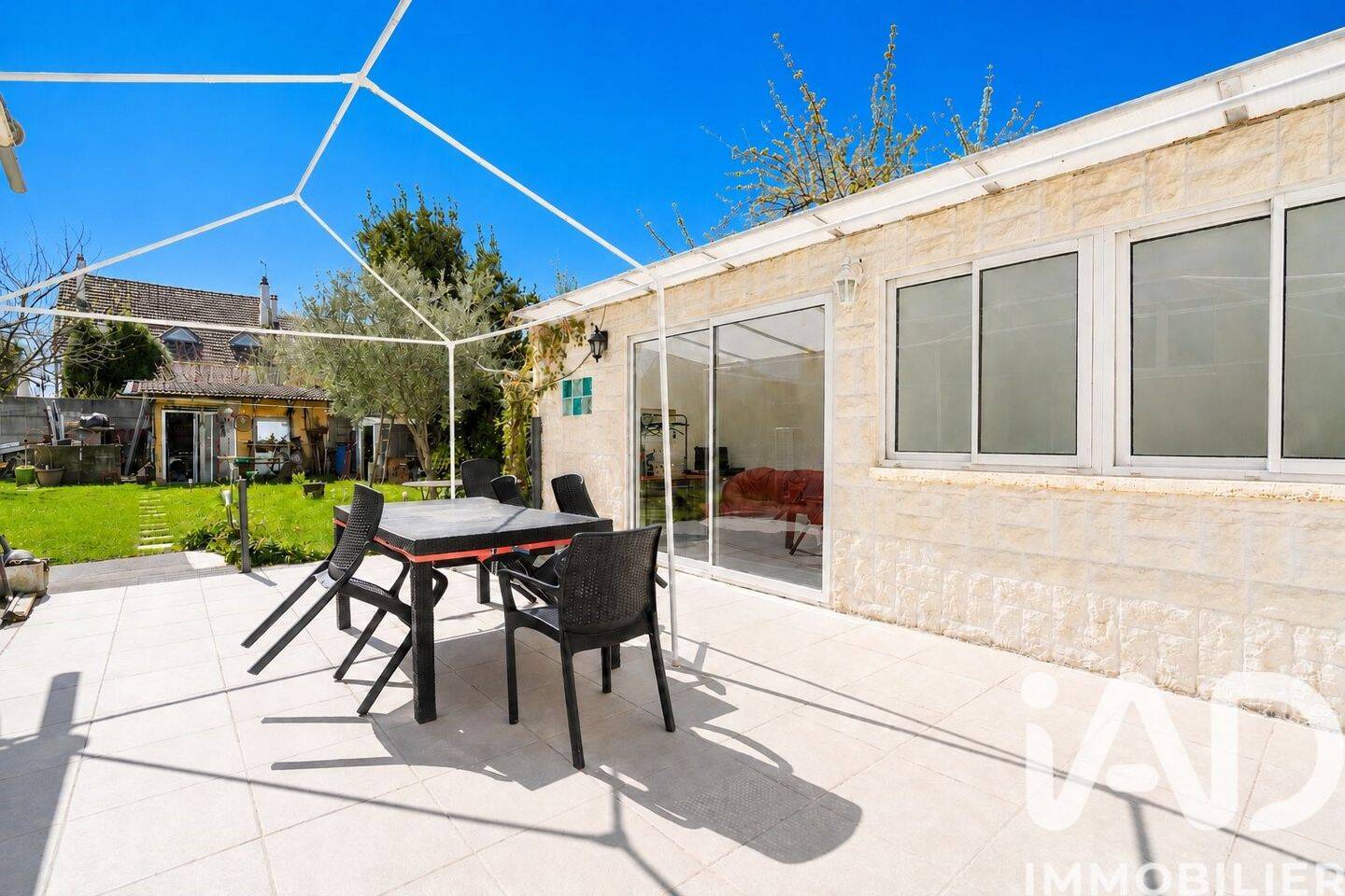 Maison 5 pièces 131 m² · à Arnouville · 131 m² · 370 000 €