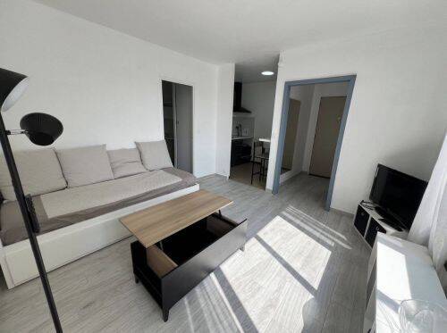 Appartement 1 pièce 28 m² · à Suresnes · 27,7 m² · 1 110 €/mois