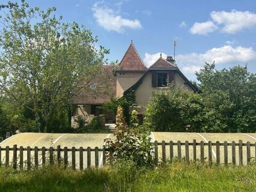 Maison à vendre 304 220 € 10 pièces 8 chambres 186 m² 15 509 m² de terrain Capdenac 46100