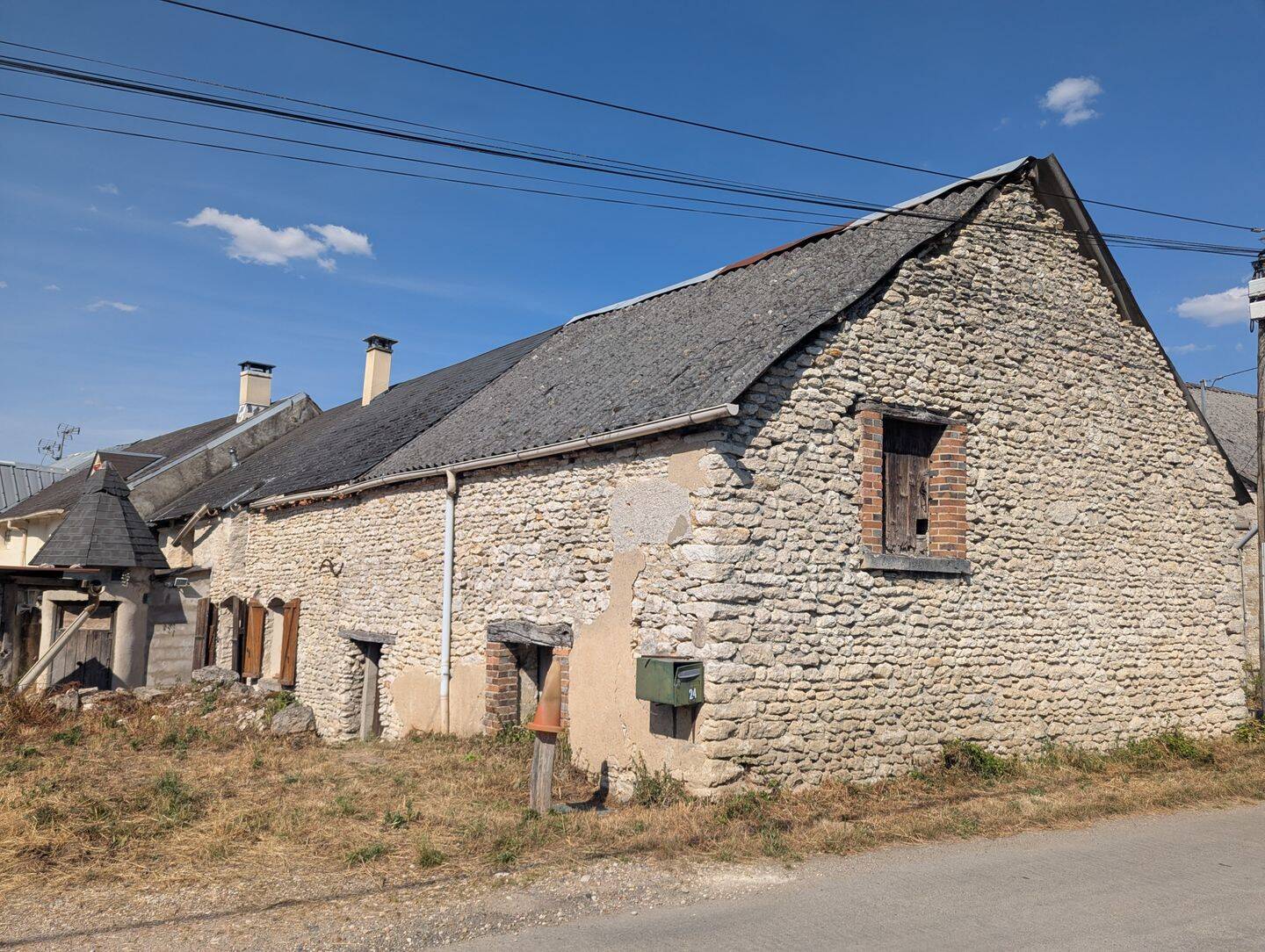 Maison 4 pièces 93 m² · à Corquilleroy · 93 m² · 51 000 €