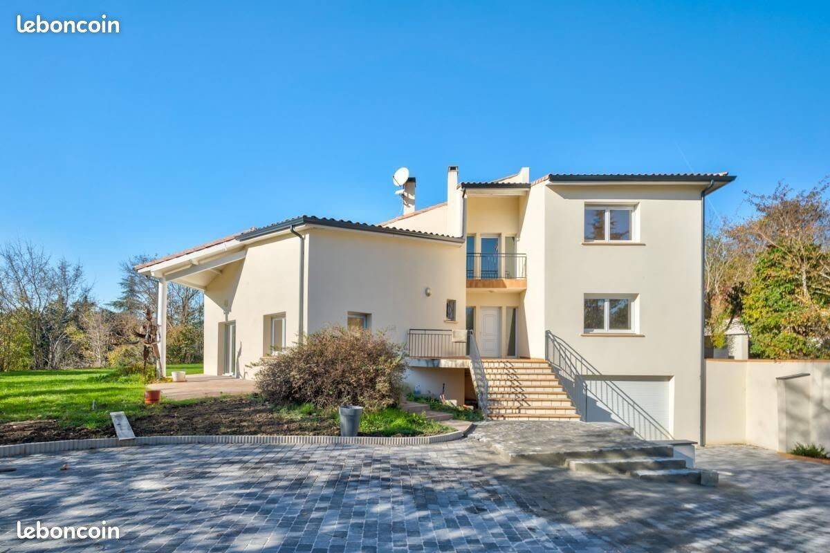 Maison 7 pièces 231 m² · à Aureville · 231 m² · 670 000 €