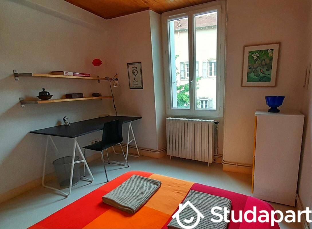 Appartement 1 pièce 12 m² · à Millau · 12 m² · 295 €/mois
