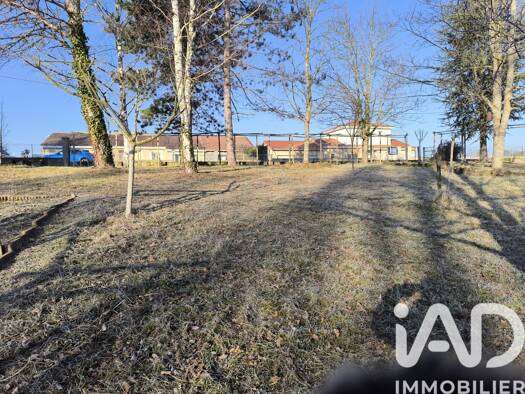 Terrain constructible à vendre 45 000 € 1 988 m² de terrain Neuville 63160