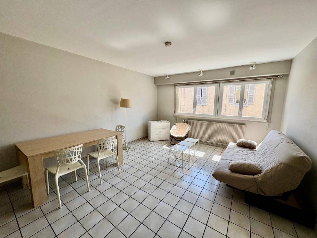 Appartement 1 pièce 28 m² · à Roanne · 28 m² · 350 €