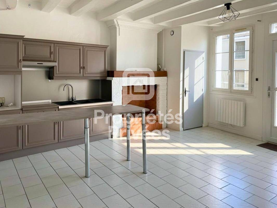 Maison 4 pièces 81 m² · à Cheillé · 81,4 m² · 90 000 €