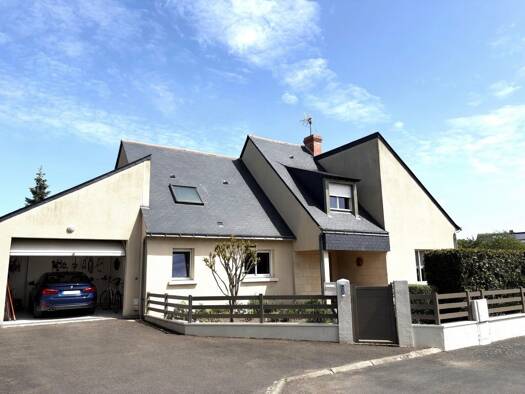 Maison à vendre 473 800 € 7 pièces 5 chambres 220 m² 1 000 m² de terrain Hauts Quartiers-Clos Coutard Saumur 49400