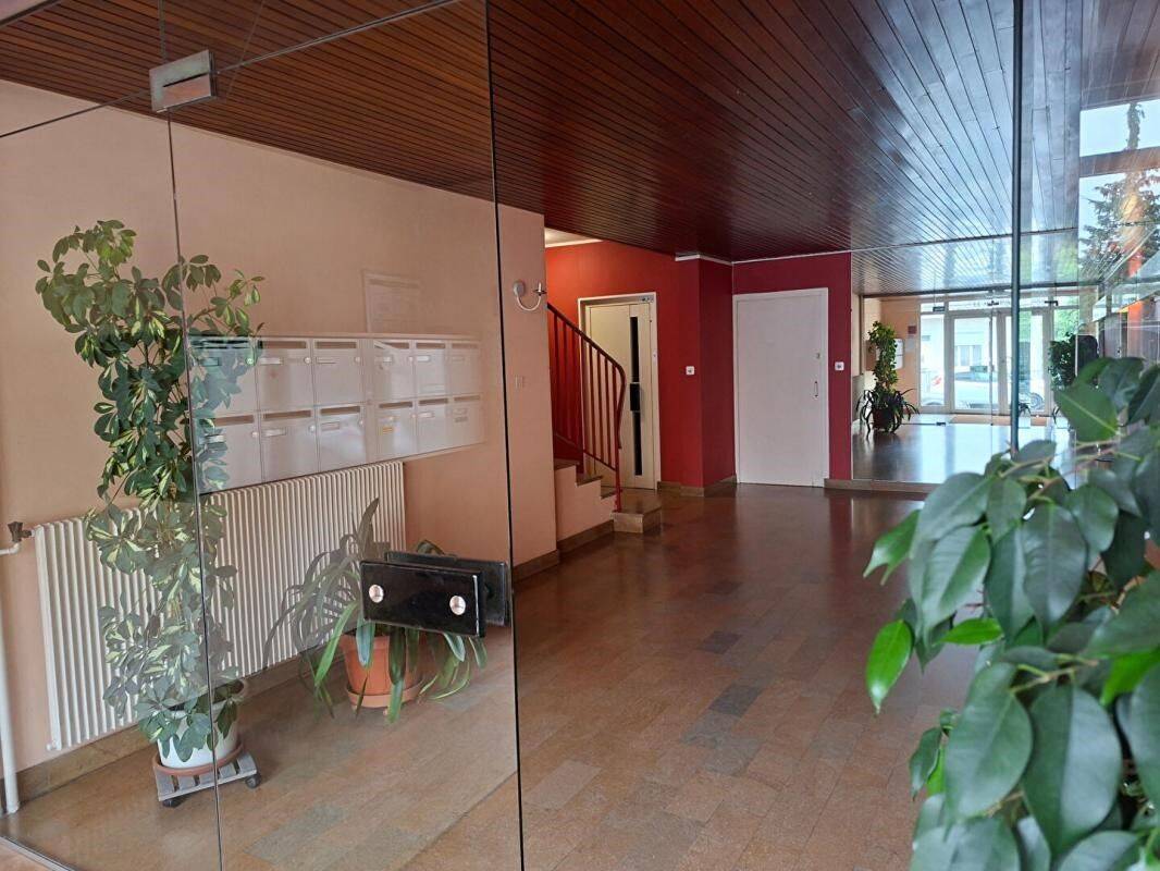Appartement 5 pièces 109 m² · à Montceau-les-Mines · 108,5 m² · 114 000 €