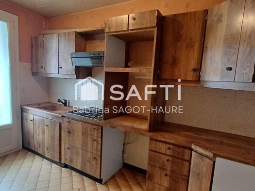 Maison à vendre 60 500 € 4 pièces 3 chambres 113 m² 50 m² de terrain Centre Ville Issoudun 36100