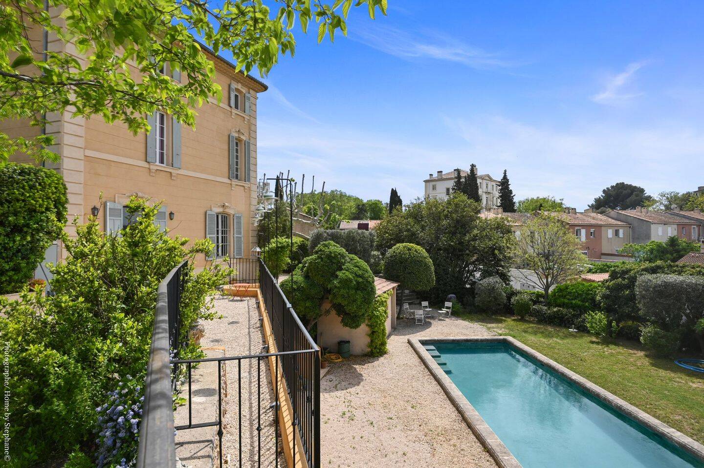 Maison 10 pièces 300 m² · à Marseille 14ème Arrondissement · 300 m² · 1 075 000 €